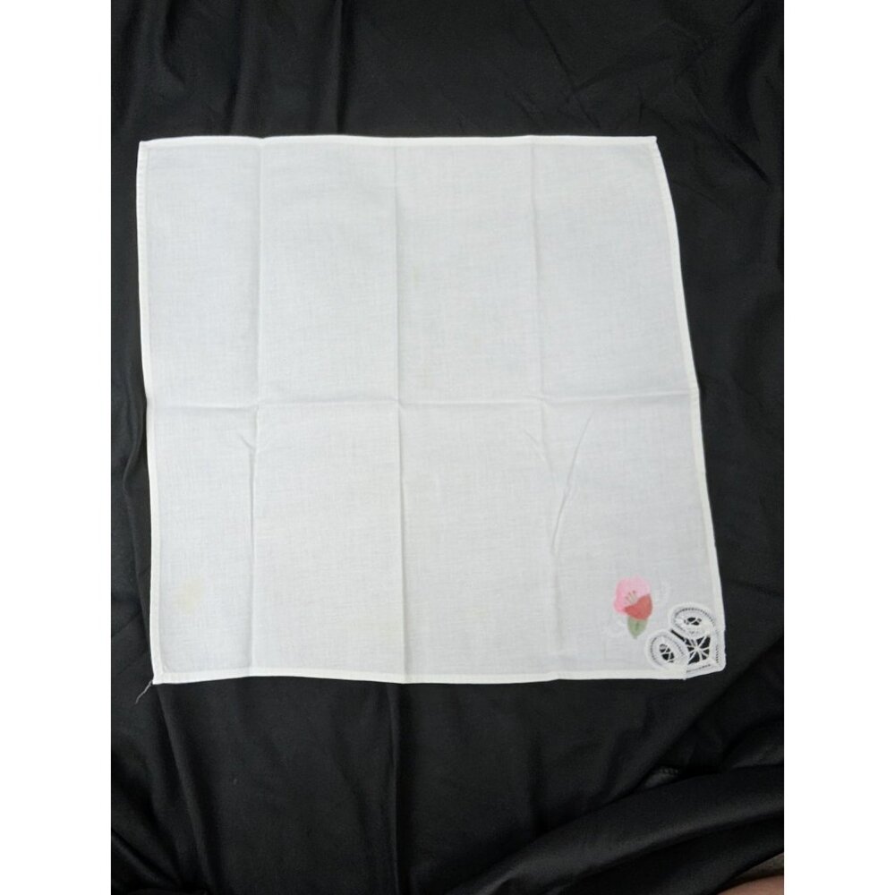 vtg. set of 4 embroidery floral scalloped white dinner napkins cottage core 15"